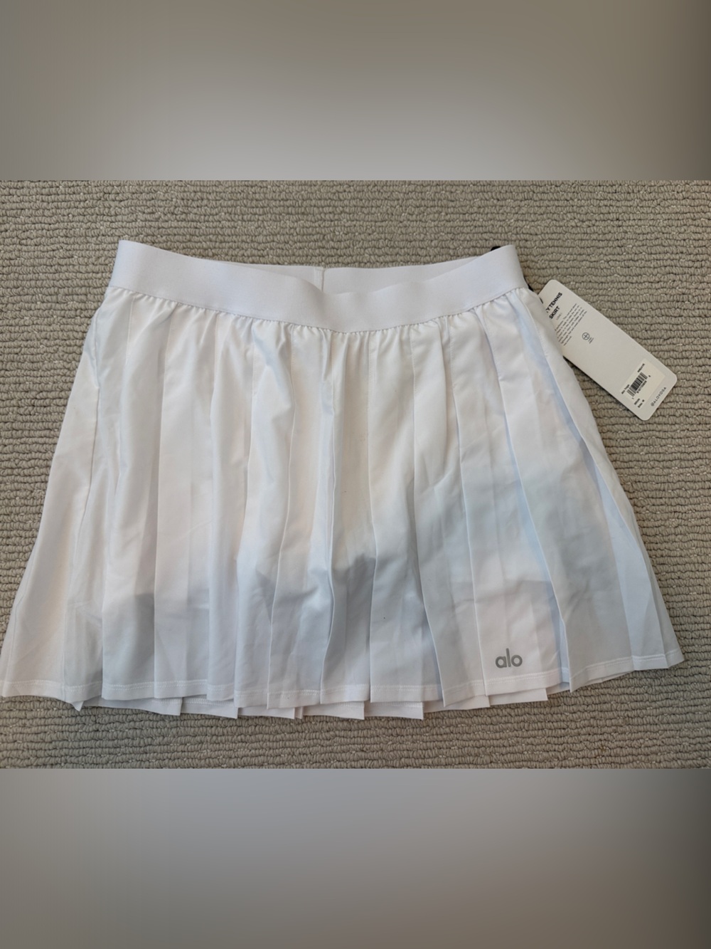 Alo White Pleated Athletic Skirt size medium